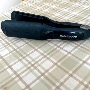 Black BaByliss Pro Straightener